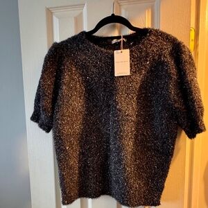 Sparkling fuzzy holiday sweater 🎄🥂